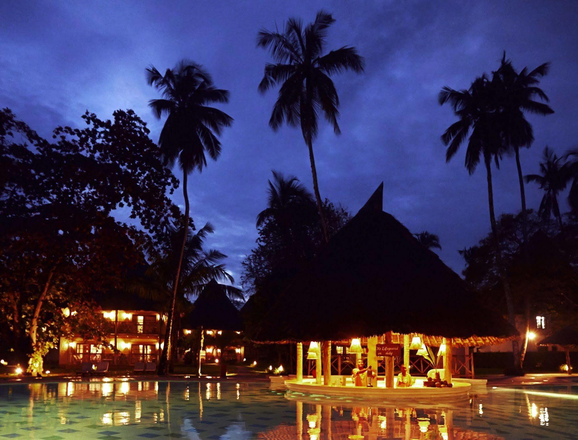 Neptune Palm Beach Boutique Resort & Spa Galu Exterior photo